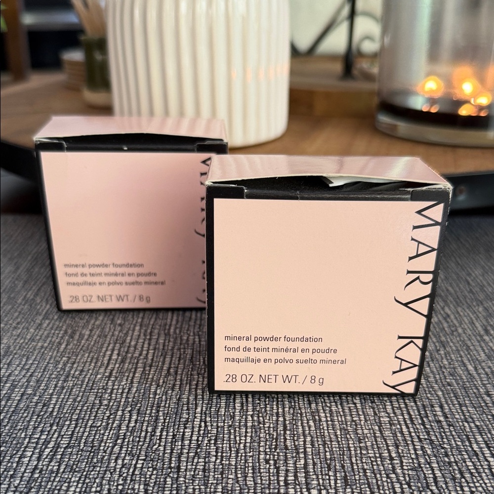 Mary Kay Mineral Powder Foundation - Soft Pink Packaging
Sold individually